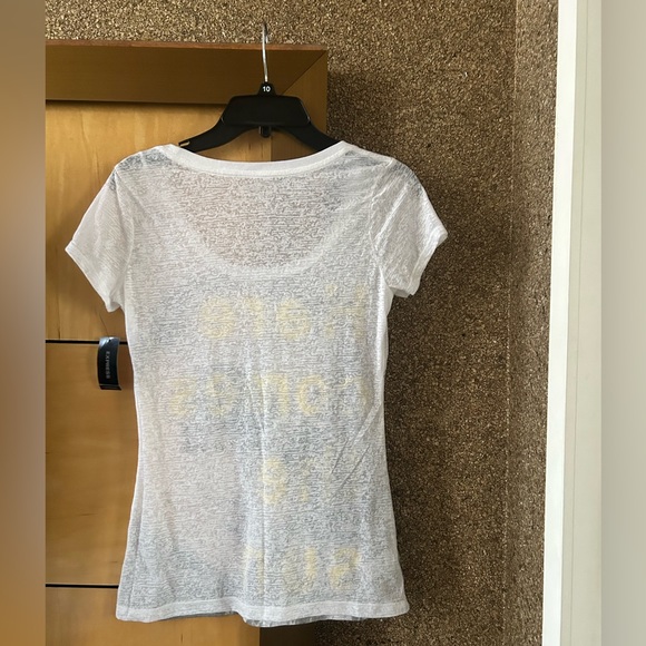 Express women's white graphic short sleeve - Picture 3 of 3